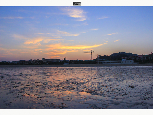 和你一起走在海边看日落,和你在海边漫步