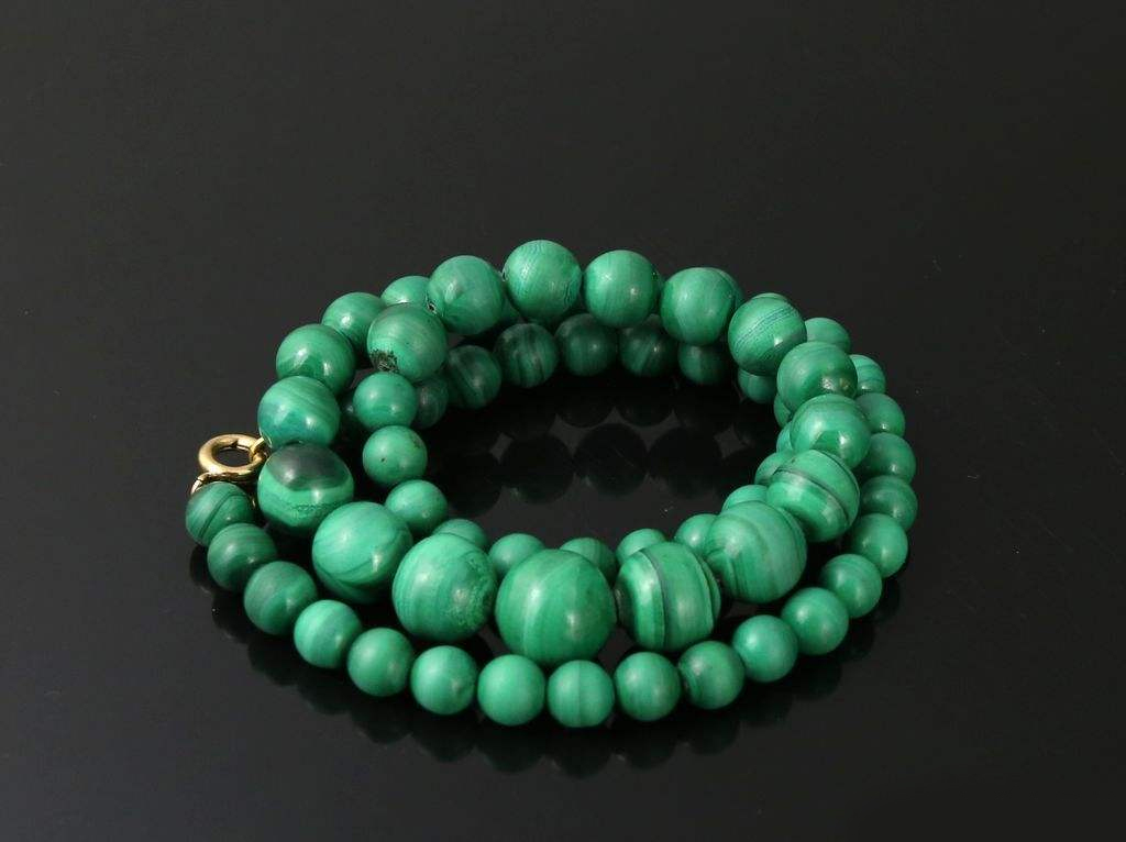 饰品风格搭配图片,饰品绿色与紫色搭配