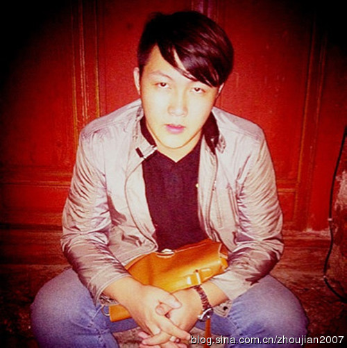 中国最牛锅炉工，塑造经典角色至今无人超越，与妻子恩爱携手幸福