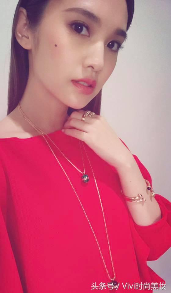 睫毛细软塌容易成坨,睫毛软容易定型吗