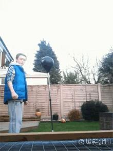 大爷打牌顶石头,大爷扛砖打牌原视频国外