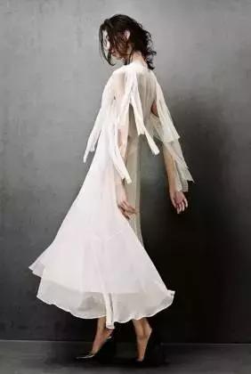 渔网袜潮酷搭配,破洞渔网袜穿搭