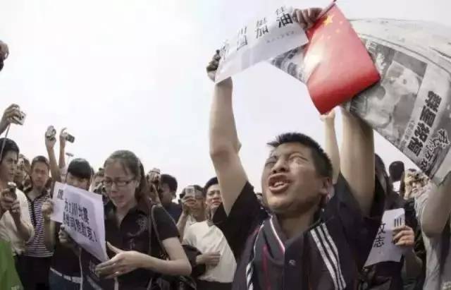 汶川逆行视频完整版,汶川最美逆行者图片