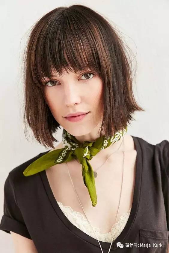 小方巾的时尚搭配,小方巾怎么系有高级感