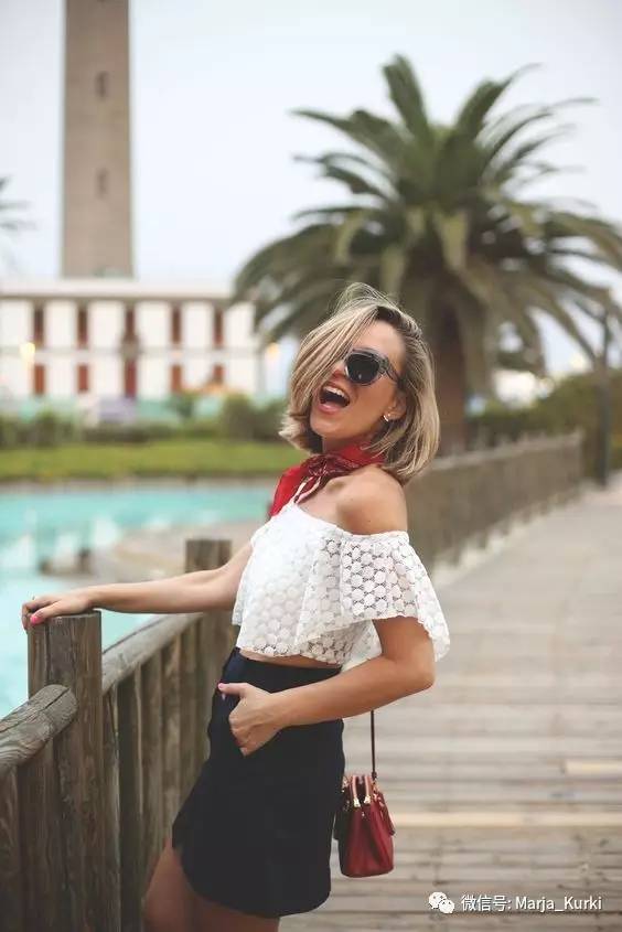 小方巾的时尚搭配,小方巾怎么系有高级感