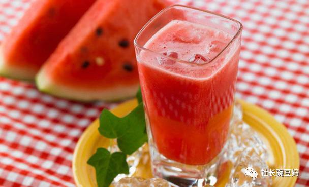 八个月宝宝发烧吃什么辅食比较好,一岁宝宝发烧了应该吃些什么辅食