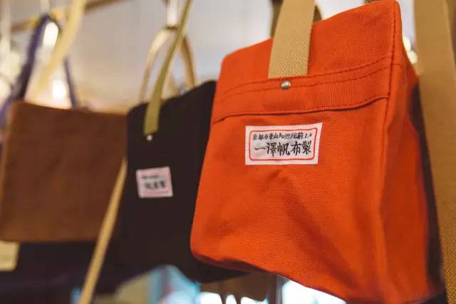 lv的帆布包580一个,lv帆布包排队