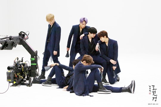 「VIXX」「盘点」170517名！不！虚！传！美丽温暖且神秘莫测的《桃源境》MV拍摄现场