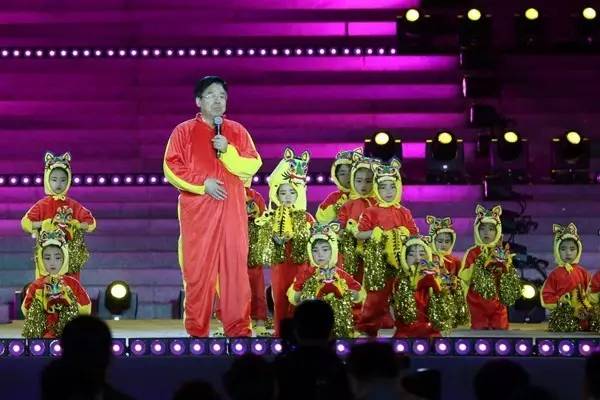 首战告捷大获全胜,初战告捷捷报频传