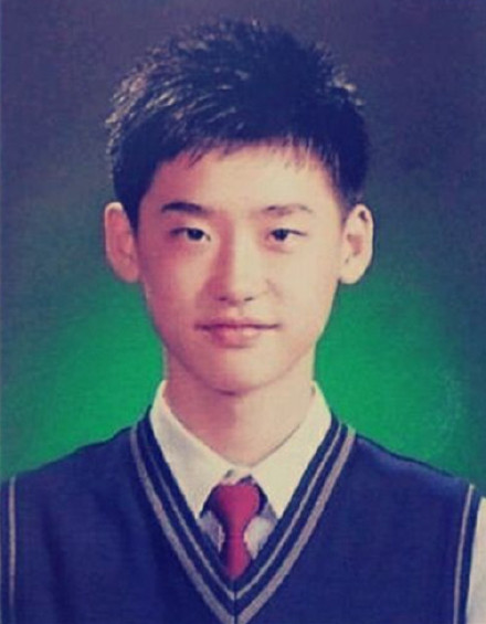 李钟硕小可爱,李钟硕iu童年照