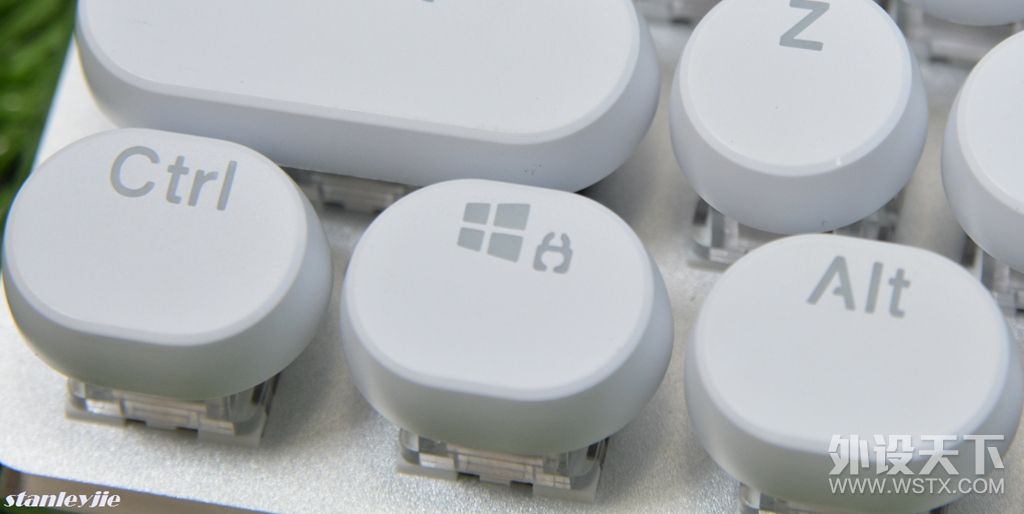 腹灵光轴机械键盘怎么样,红轴104机械键盘测评