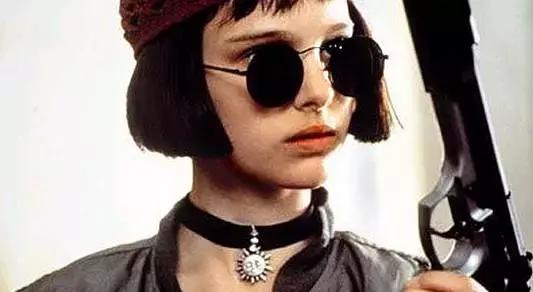 女明星把它宠上了天，一年四季走哪儿带它！