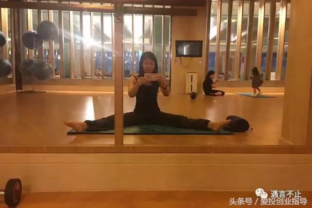 欢乐颂小包总裤子,欢乐颂小包总穿裙子