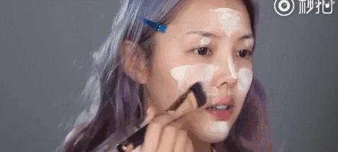 唇蜜唇膏和唇釉有什么区别,唇彩唇釉口红哪个比较拔干