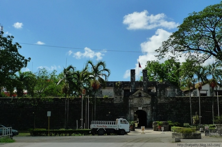 菲律宾中心城市,菲律宾第一大都市