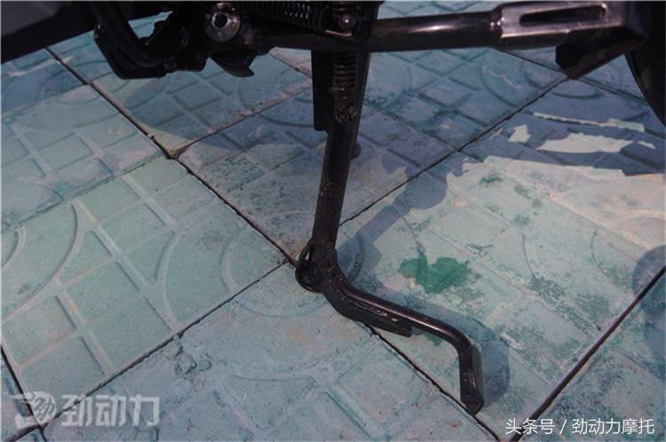 贝纳利弯梁rfs150i可以装尾箱吗,贝纳利弯梁rfs150i测评