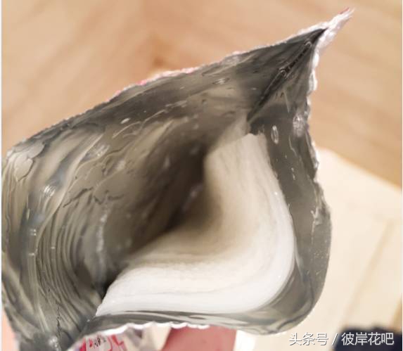 被妹纸们推上神坛的肌美精面膜，我是真心爱不起来！