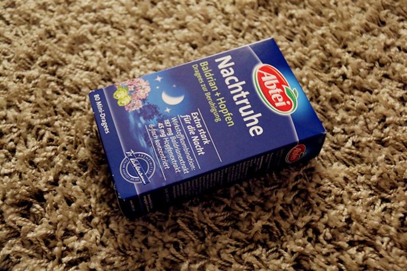 同样是睡觉，你却睡出了黑眼圈？再多护肤品也救不了没睡好的肌肤