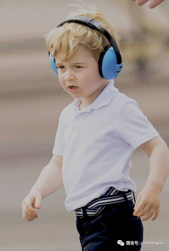 英国小王子被妈训哭,英国小王子被霸凌