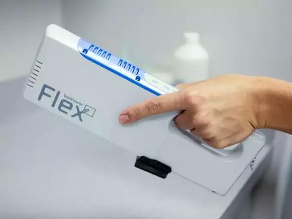 这个黑科技能照亮你的血管，让护士好好地给你扎针！