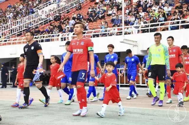 足球圣朱雀,圣朱雀与足球队