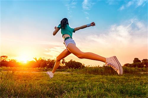 治腰间盘突出什么方法有效,治疗腰间盘突出最佳动作