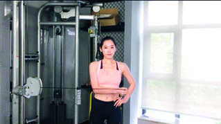 想要穿衣好看必练直角肩,穿衣好不好看全靠肩