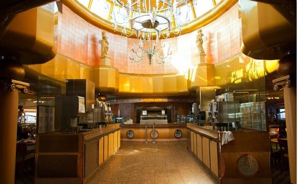 坐着豪华游轮,坐着邮轮看世界