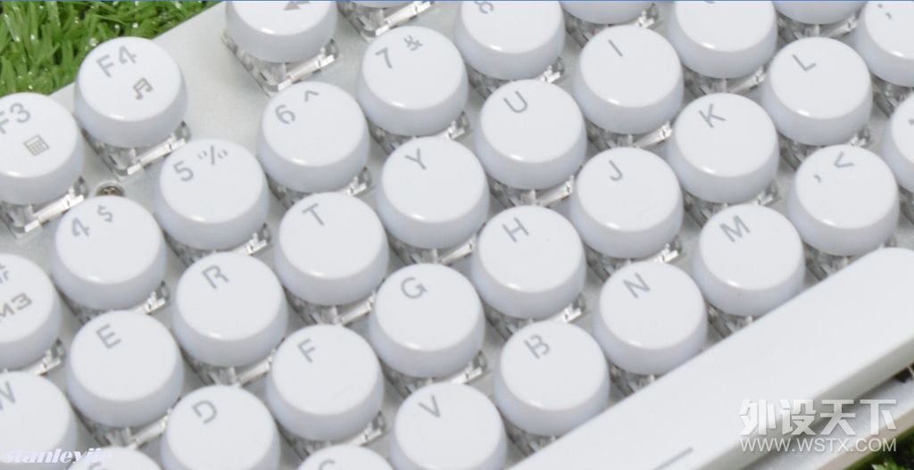 腹灵光轴机械键盘怎么样,红轴104机械键盘测评