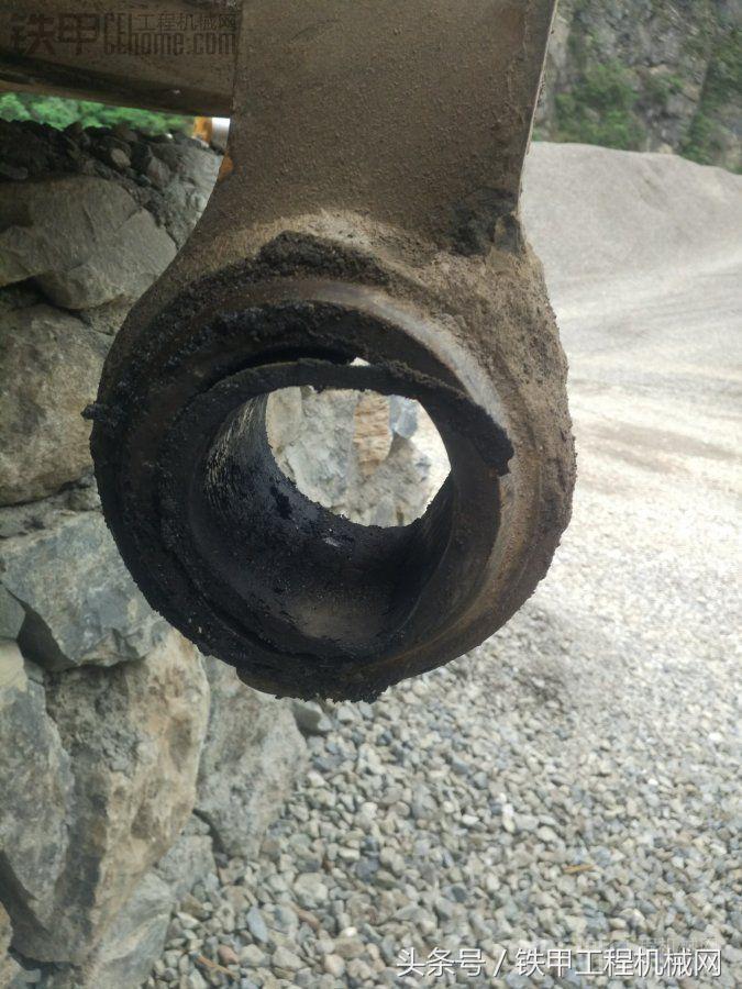 船上生锈的销子怎么拿下来,挖机斗齿销子生锈卡死怎么取出