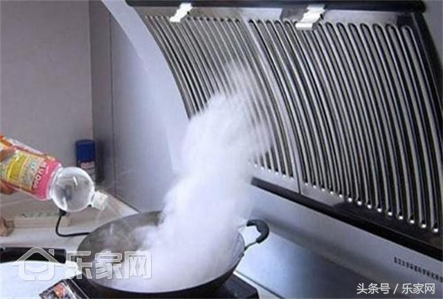 油烟机里边的油腻怎么处理呀,油烟机油腻用什么洗