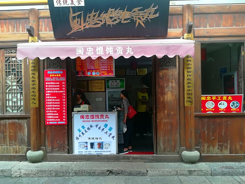 逛不完的美景吃不完的美食,逛不完的街小吃一条街