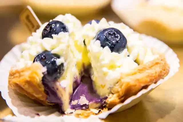 一年狂卖300万个！排队人数可以绕地球3圈！这酥皮蛋挞厉害了