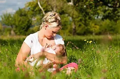 哺乳妈妈下奶方法,哺乳期通奶全攻略