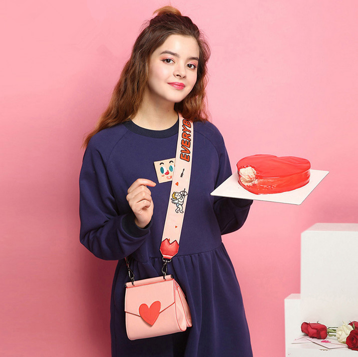 斜挎包手拿包时尚百搭,又潮又好看的斜挎包