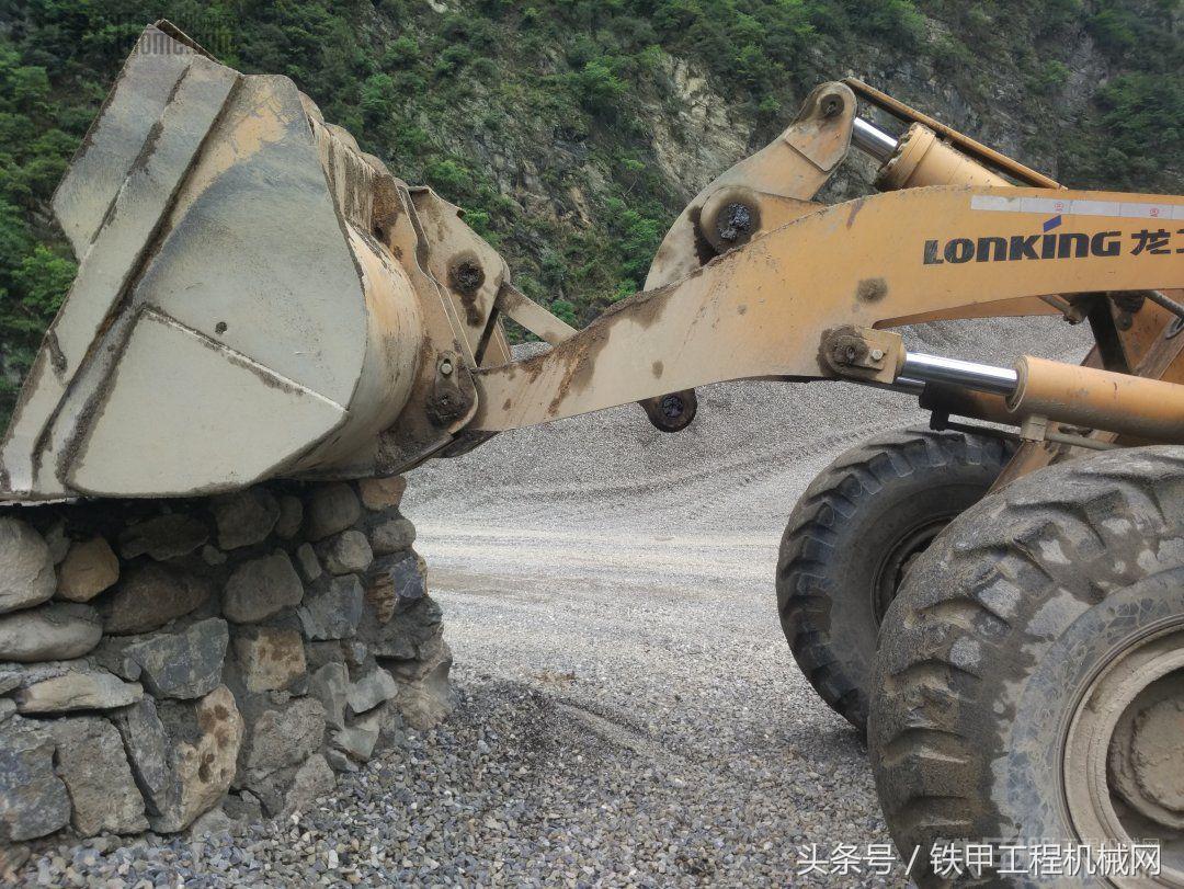 船上生锈的销子怎么拿下来,挖机斗齿销子生锈卡死怎么取出