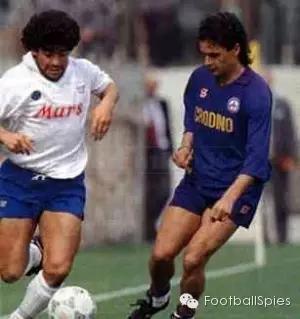 巴乔94年背影图片,49岁的巴乔照片