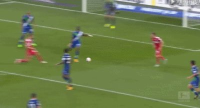 巴萨20岁小将被猛批,巴萨17岁小将首次触球破门绝杀