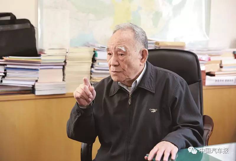 鑰侀浼忔灔蹇楀湪鍗冮噷婕旇瑙嗛,鑰侀浼忔灔蹇楀湪鍗冮噷璇勮堪