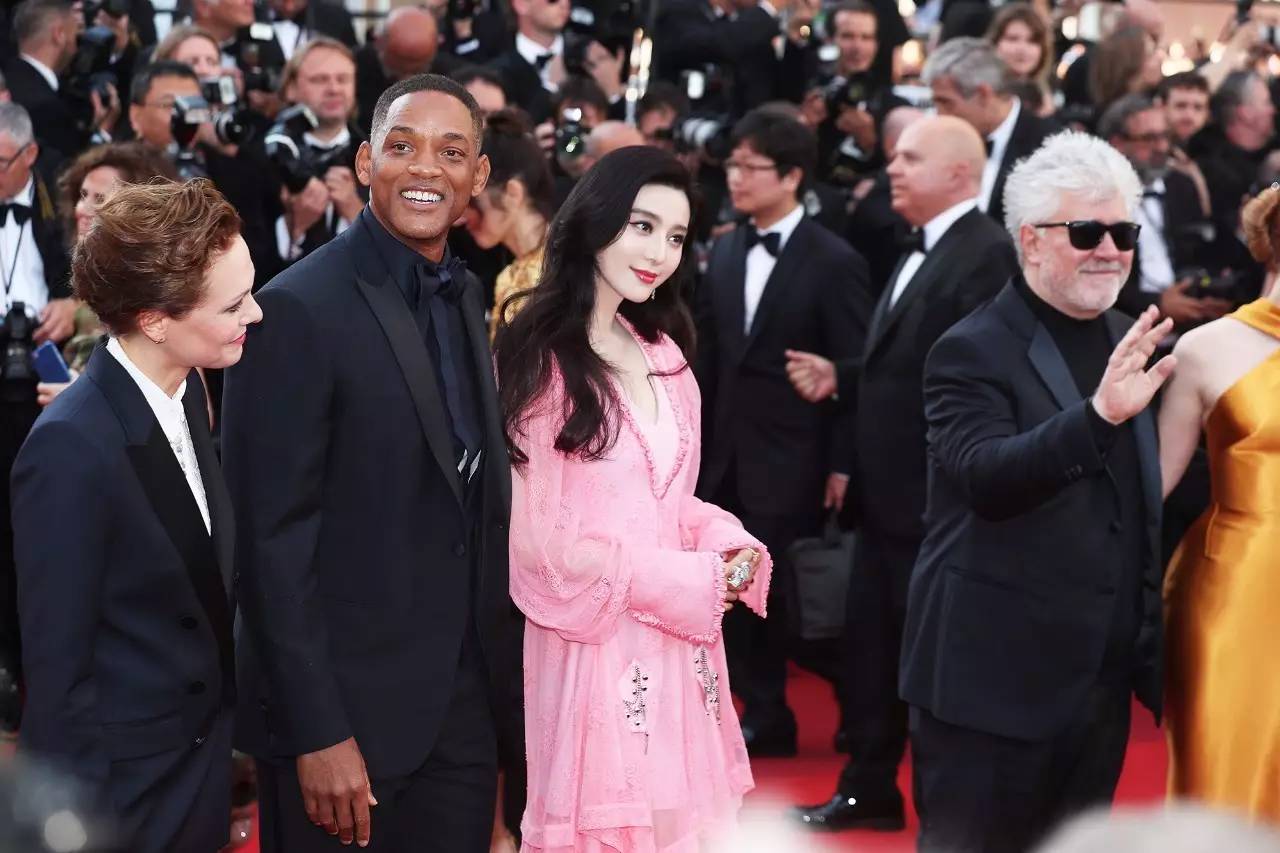 范冰冰踏上戛纳红毯的那一刻,范冰冰最浪漫的戛纳行