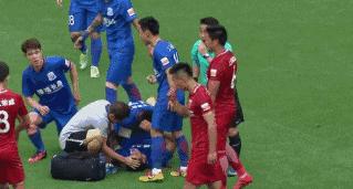 忘带红牌的裁判们把“乖宝宝”变成李建滨!