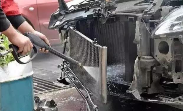 清洗水箱大学问，搞不好空调不凉、发动机还会开锅