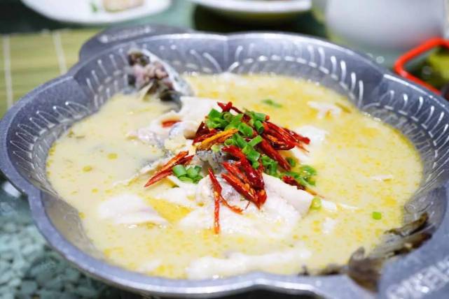 青岛老地方沸腾鱼馆,青岛沸腾鱼庄