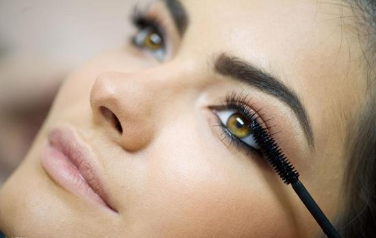睫毛膏没卸掉会怎样,直接能卸掉的睫毛膏