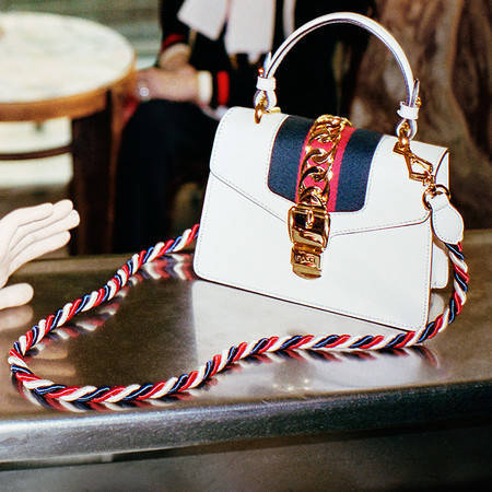 gucci比较火的衣服,gucci又开始出爆款了