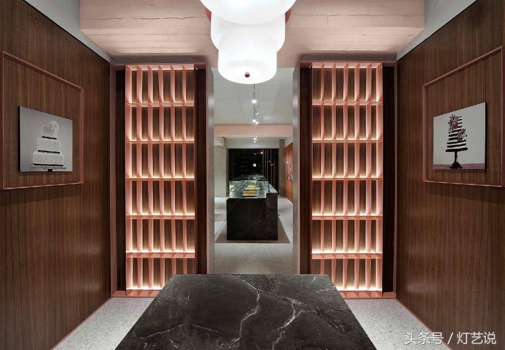 纽约不一样的蛋糕店，柜体照明用的好！