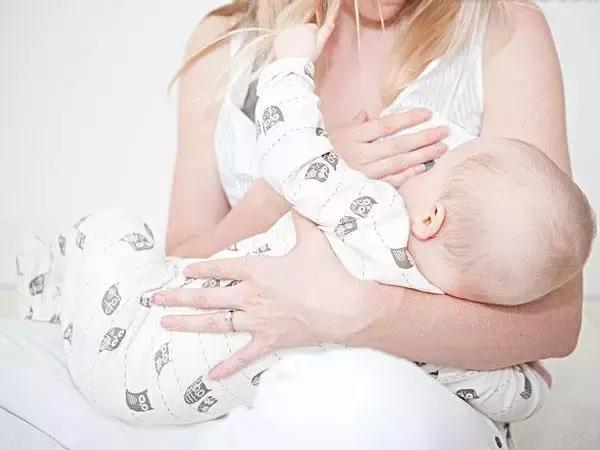 哺乳妈妈下奶方法,哺乳期通奶全攻略