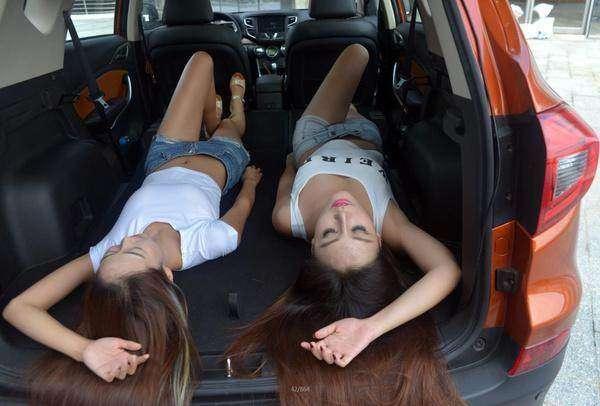 为啥年轻人,都喜欢加大的SUV越野车了,老司机一语道破