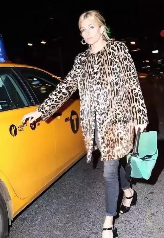 蒋欣背的女包,蒋欣香奈儿包