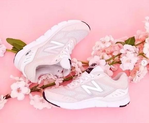 今年很火的小粉鞋,今年流行的小粉鞋